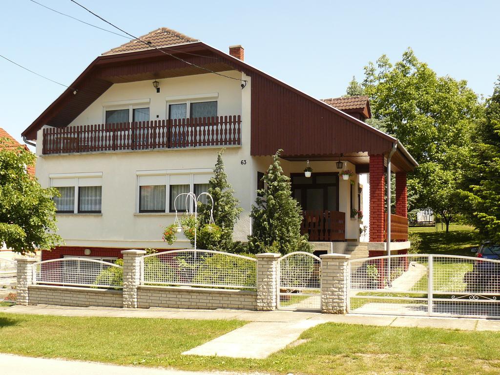 Zsuzsi Apartman Zalakaros Buitenkant foto