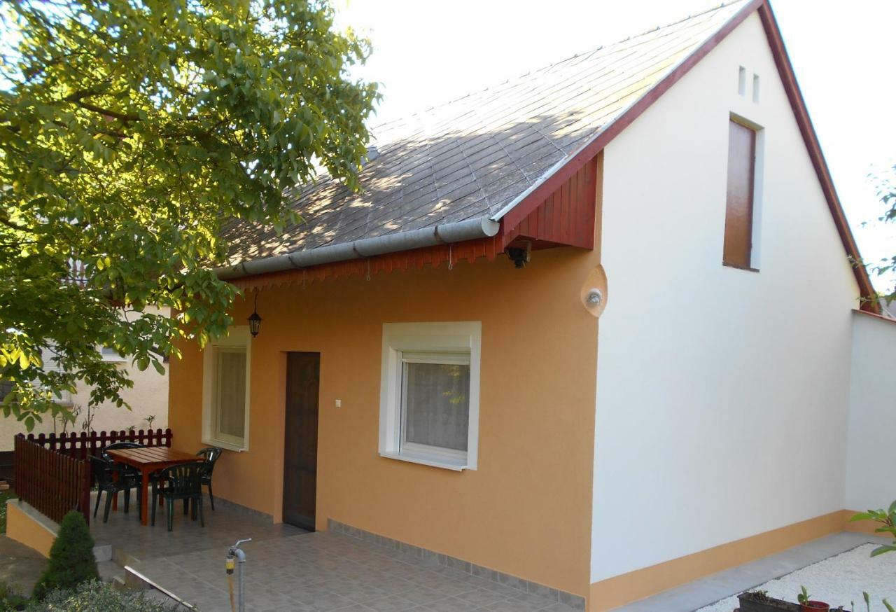 Zsuzsi Apartman Zalakaros Buitenkant foto